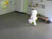 Заляха с фекалии шефката на Центъра за обществена подкрепа в Димитровград, трима мъже са задържани  