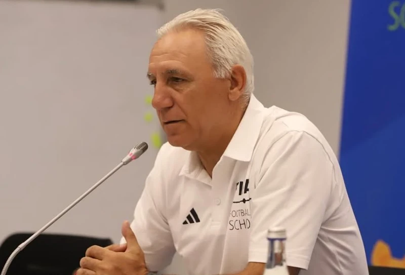 Стоичков с емоционален призив: Род, родина, татковина - това е!