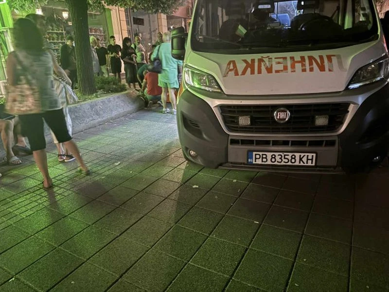 Момче колабира в Пловдив. Майката: Имаше много свидетели, но само една жена помогна