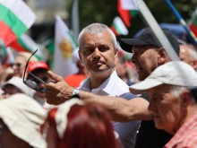 Партия "Възраждане" илиза на протест пред ВМЗ - Сопот