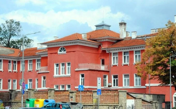 100 хиляди лева за почистване на Националната търговска гимназия в Пловдив