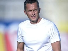 Христо Янев: Шапки долу