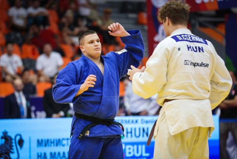 България срещу Казахстан на старта в отборната надпревара
