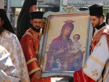 В Стара Загора посрещнаха чудотворна икона