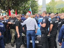 Костадинов от протеста в Сопот: Председателят на ЕК не е добре дошла в България