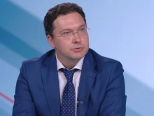 Даниел Митов за Радев: Не може да се кичи с титлата президент, а да говори като лидер на опозицията