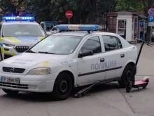 Две деца с тротинетка се блъснаха в патрулка в Русе