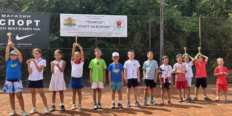 Синът на Цвети Пиронкова стана шампион на турнир в Асеновград