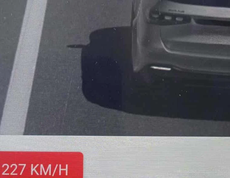 С 227 км/ч шофьор на луксозен джип бърза да се прибере у дома