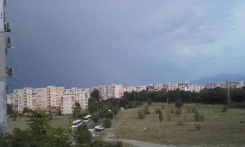 Икономист за цените на имотите: Натрупват се рискове, хората очакват печалби, но може да загубят