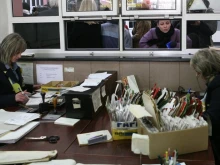 Експерт: Немислимо е в държавната администрация да има 4-дневна работна седмица, там трябва да е 6-дневна