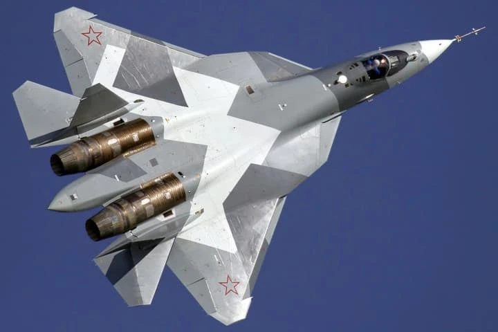 ANI: Русия обмисля производство на изтребители Су-57 в Индия