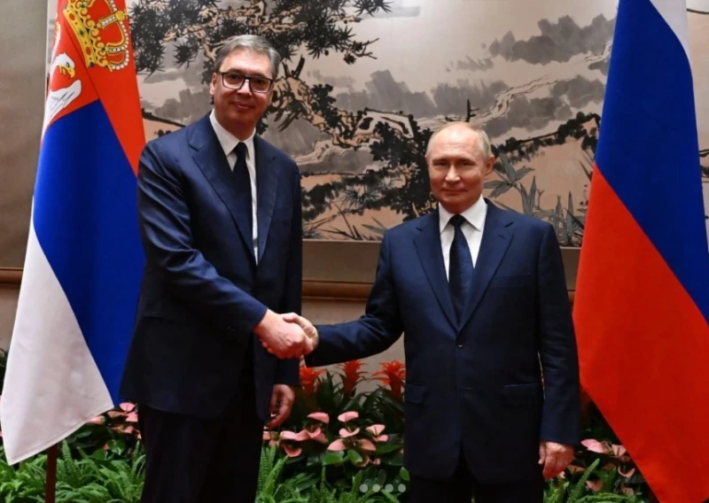 Вучич моли Путин за "добра цена" за природния газ и се оплаква от войната в Украйна