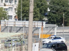Млад мъж полетя от пасарелка във Варна