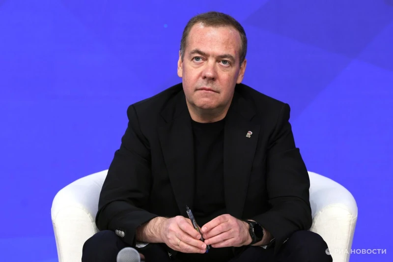 Медведев: Гаранциите за сигурност за Украйна са невъзможни без да се вземе предвид мнението на Русия