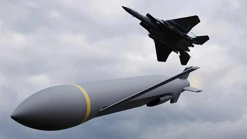 Aviationweek: Първите ракети ERAM ще започнат да пристигат през октомври в Украйна