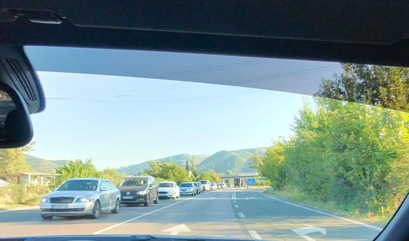 Поредно голямо задръстване: Избягвайте Кресненското дефиле!