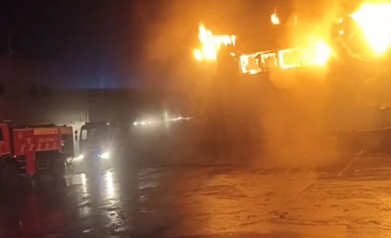 Пожар в сладкарска фабрика в Македония, 18 души са ранени 