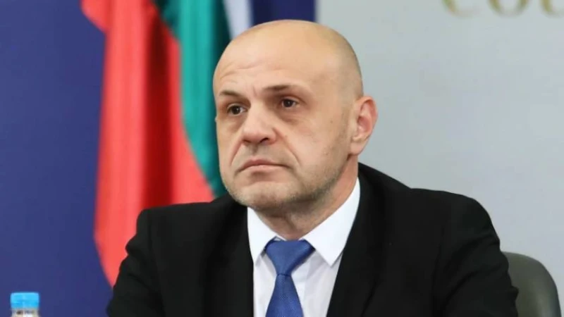 Дончев: Напрежението около посещението на Зафиров в Пекин е заради ревност