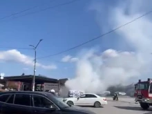 Голям пожар на паркинг в Елин Пелин