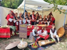 Мало и голямо вкуси кюстендилски зелник в "Етър"