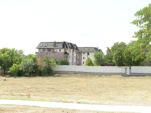 Десетки семейства не могат да влязат в жилища, които са платили изцяло