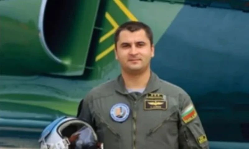 Почетна обиколка с американски автомобили в Разлог в памет на загиналия военен пилот кап. Венцислав Дункин