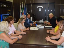Подписаха новия колективен трудов договор с по-добри условия за общинските социални работници в Бургас