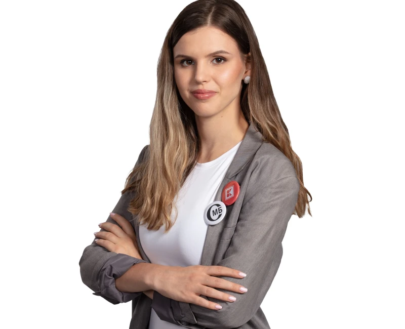 19-годишна математичка от Пловдив събра над 4.5 кг медали от състезания