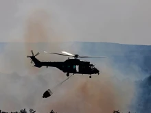 Хеликоптер и военни срещу пожара под връх Исмаилица