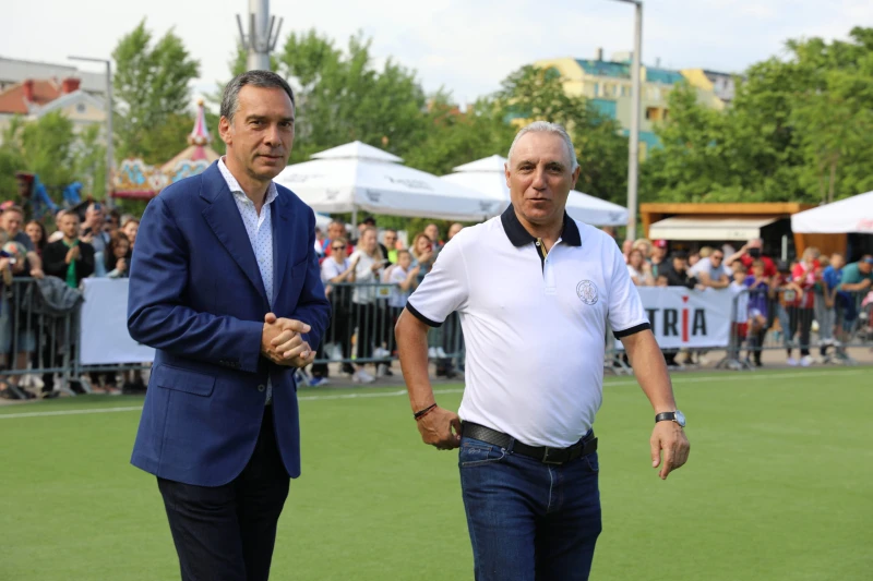 Христо Стоичков пристига в Бургас за детски футболен турнир