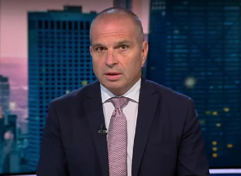 Гроздан Караджов за популярна авиокомпания: Това не е просто арогантно отношение към пътниците, а фелдфебелско поведение