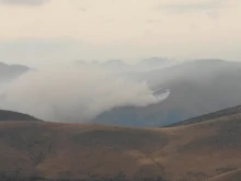 Втори ден гасят алпийския пожар в Рила