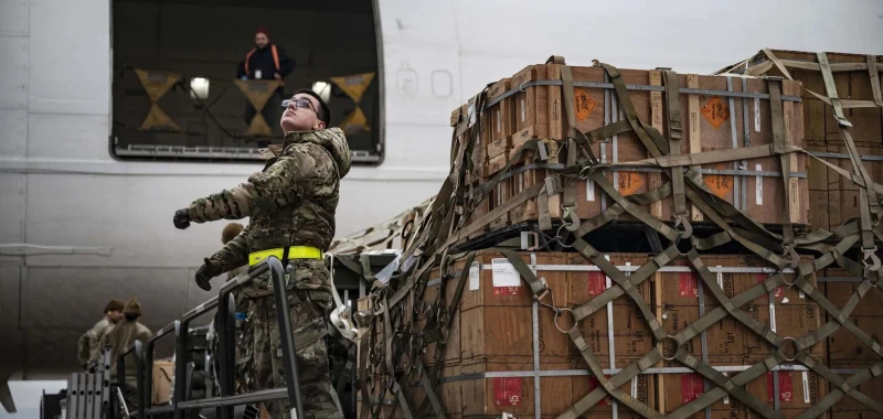 "Без "лечение" за потвърждаване на пола и 400 милиона за Украйна": Конгресът на САЩ одобри разходите за отбрана за 2026-та