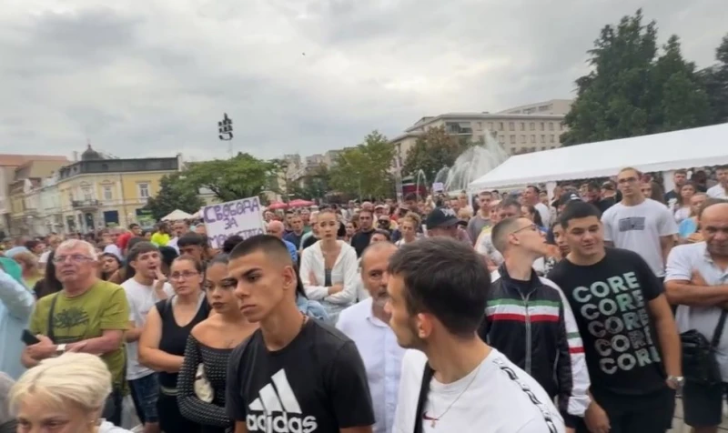 Протест в Русе с искане за оставката на Кожухаров и свобода за четиримата младежи