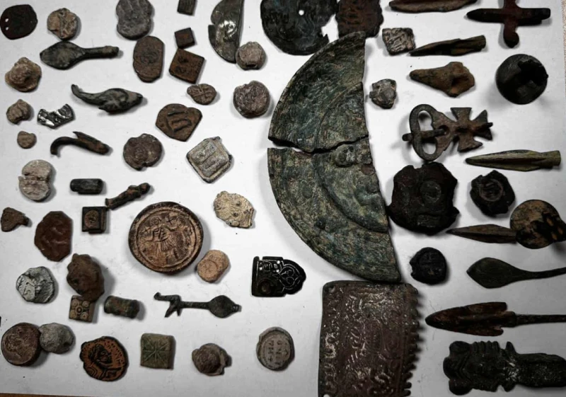 Близо 1900 старинни монети и стрели задържаха на МП "Лесово"