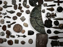 Близо 1900 старинни монети и стрели задържаха на МП "Лесово"
