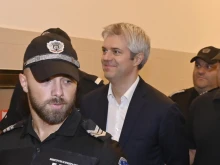 Доведоха Благомир Коцев в съда, единственият му коментар: Варненци ме чакат!