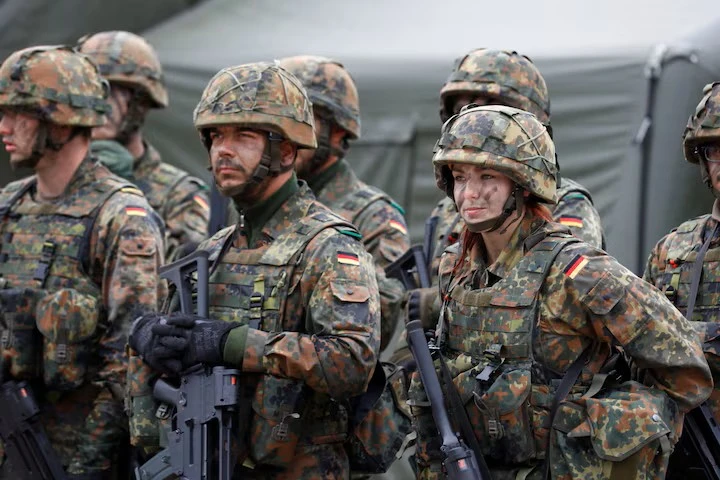 Reuters: Поверителен документ показва, че Германия увеличава числеността на армията си