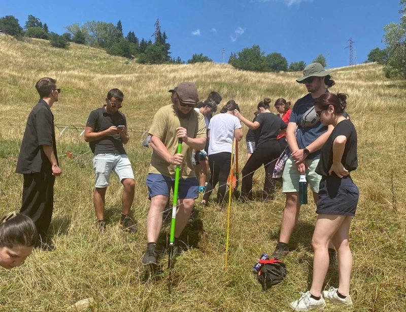 Младежи от България и Европа с екоинициативи в чепеларското село Проглед