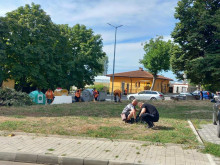 Екоинициативата "Красиви квартали" на Община Стара Загора освежава "Три чучура - център"