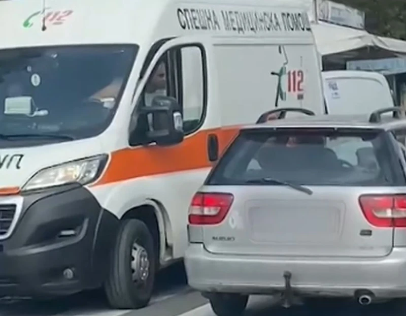 Мъж заплаши с пистолет екипи на Спешна помощ в Бургас