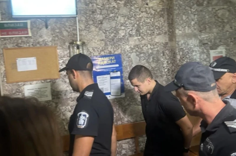 Надзор за непълнолетния обвиняем след побоя над шефа на полицията в Русе