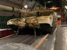 Танкът Т-90МС е изпратен на фронта, след като бе представен на изложението IDEX в Абу Даби