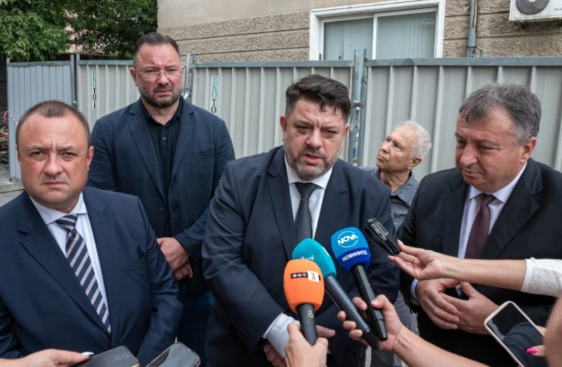 Вицепремиерът Зафиров: Това са двете алтернативи в момента