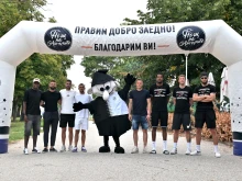 Футболисти и баскетболисти на Локомотив зарадваха малки и големи