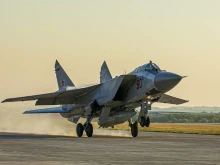 Руски изтребител МиГ-31 с ракета "Кинжал" прелетя над Баренцово море