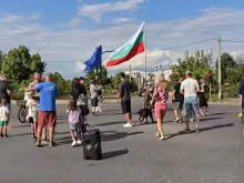 Жители на столичния кв. "Горубляне" на протест, искат оставката на зам.-кмет