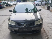 Колата на пловдивчанин остана без номер и със счупени чистачки