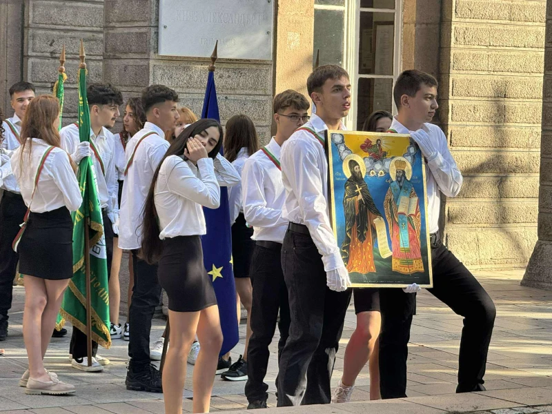 ХГ откри учебната година, но няма да се учи в това училище